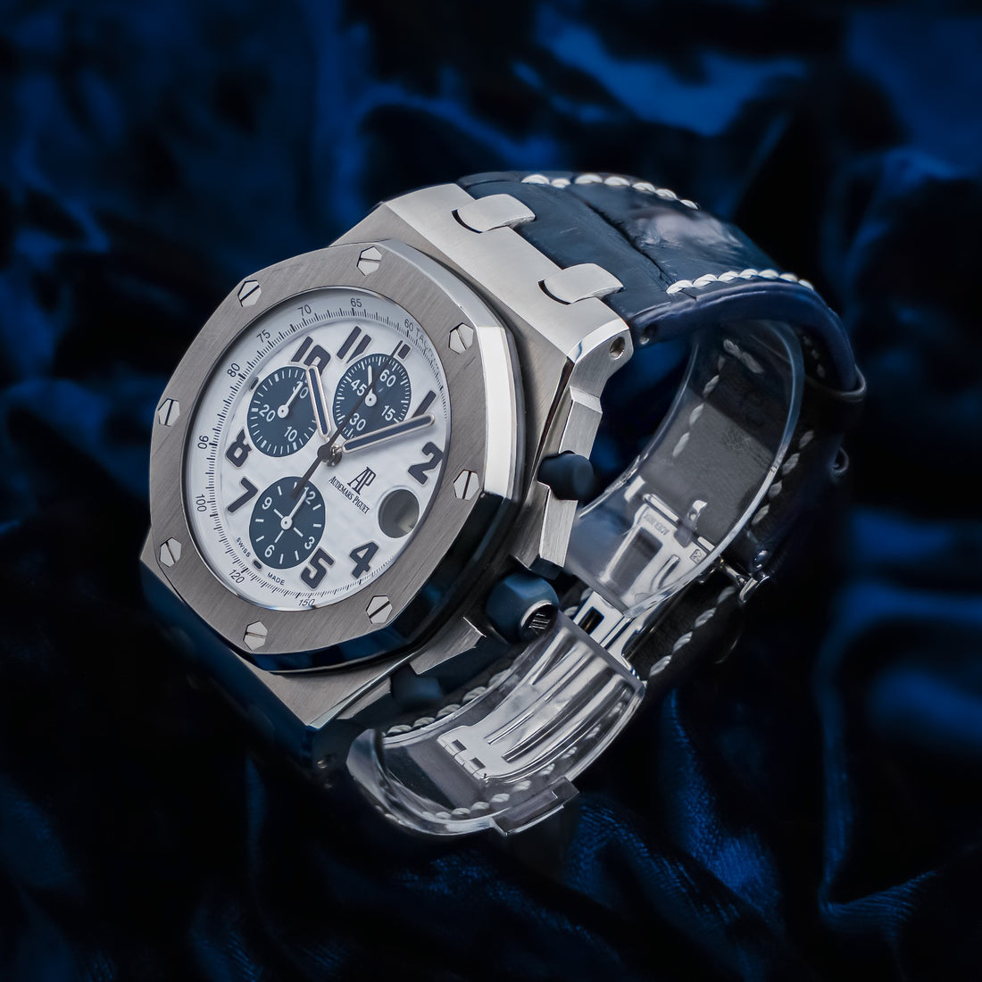 Audemars Piguet Royal Oak Offshore White Dial  “Navy Panda” 26020ST.– 42mm – Complete Set